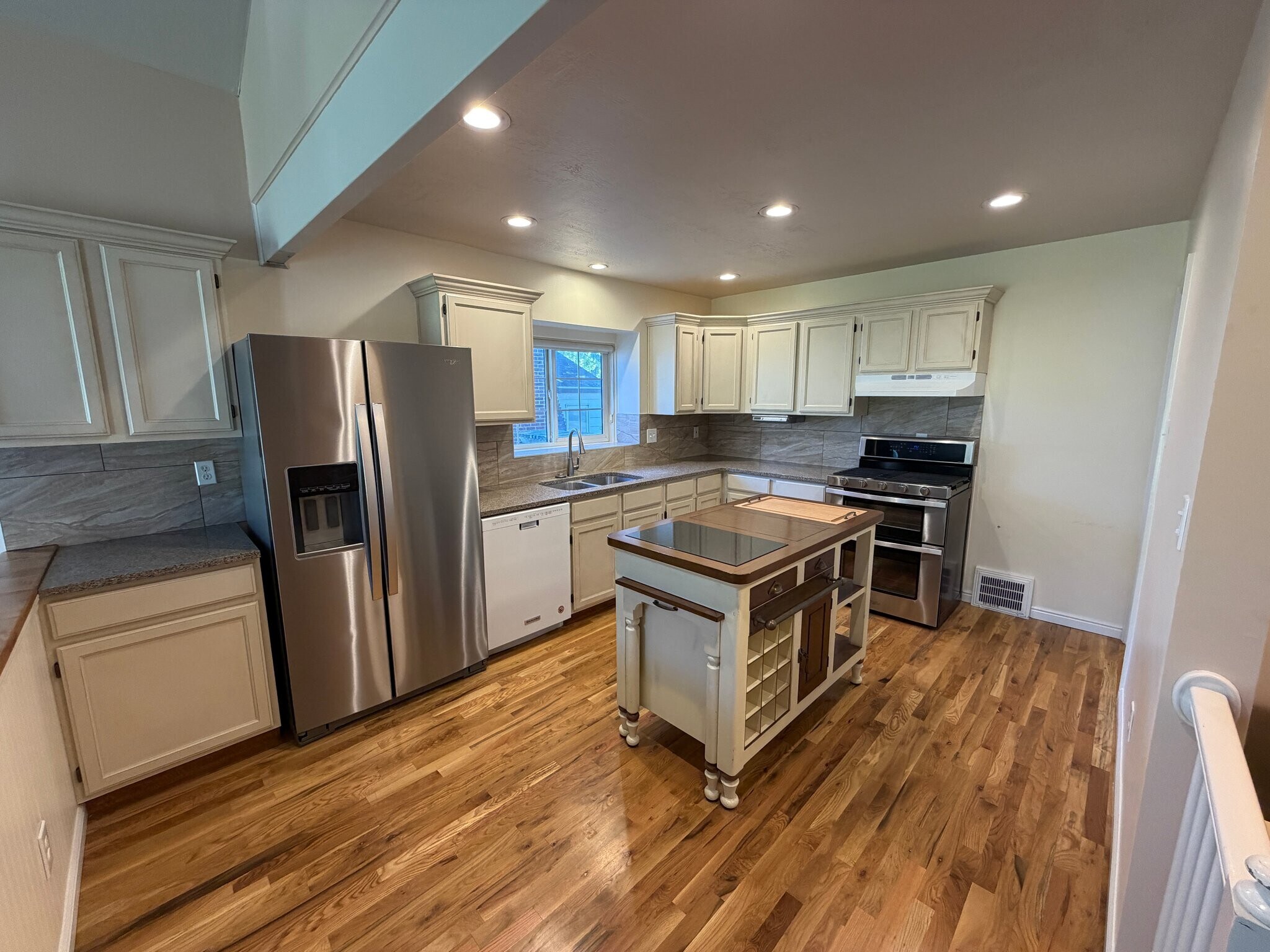 Building Photo - 145 S 300 E