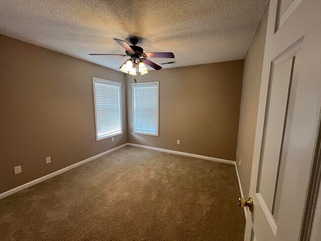 Building Photo - 6770 J J Roberts Dr