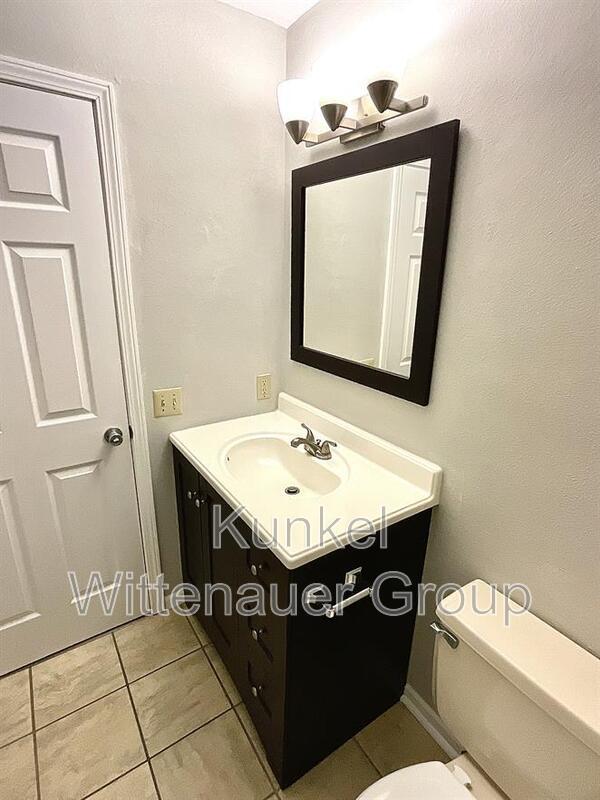 Building Photo - 435-7 Ponderosa Ave