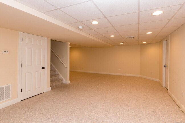 Building Photo - 14 Last Leaf Cir