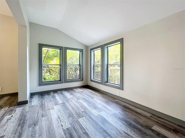 Building Photo - 210 15th St E