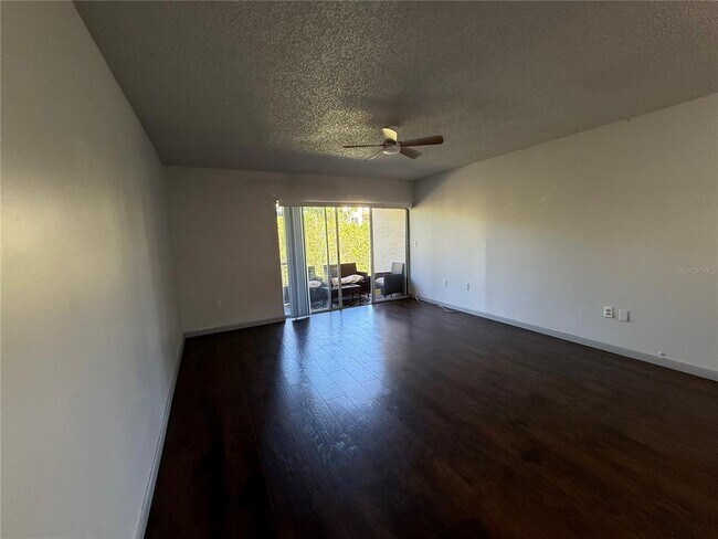 Building Photo - 621 99th Ave N