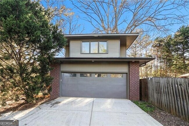 Building Photo - 623 Ansley St