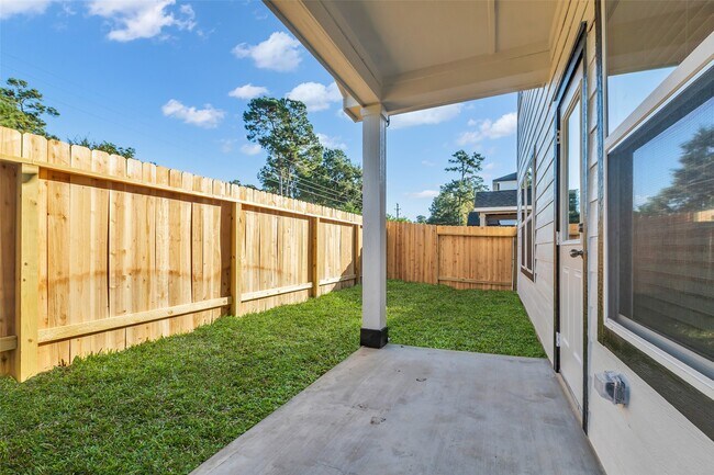 Building Photo - 8550 Blueberry Ash St