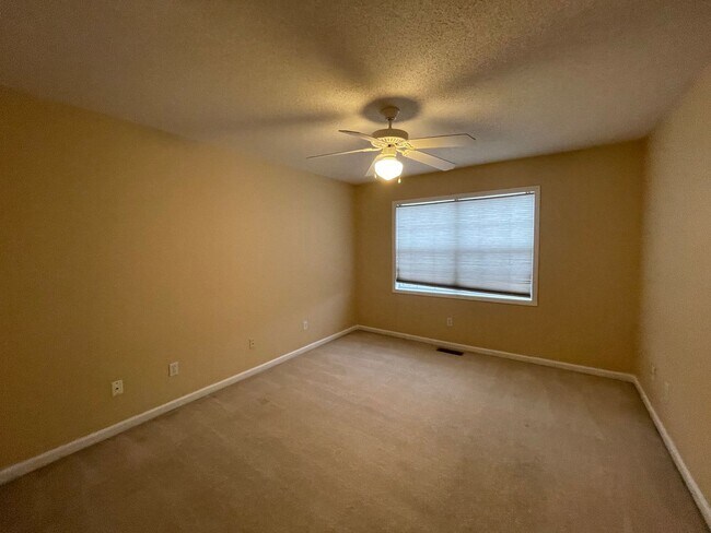 Building Photo - 135 S Spring View Dr