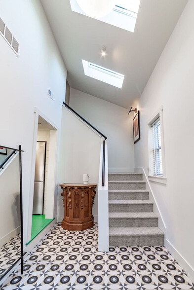 Building Photo - 108 Featherbone Ave