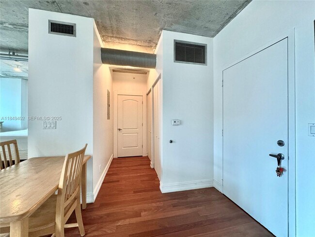 Building Photo - 690 SW 1st Ct