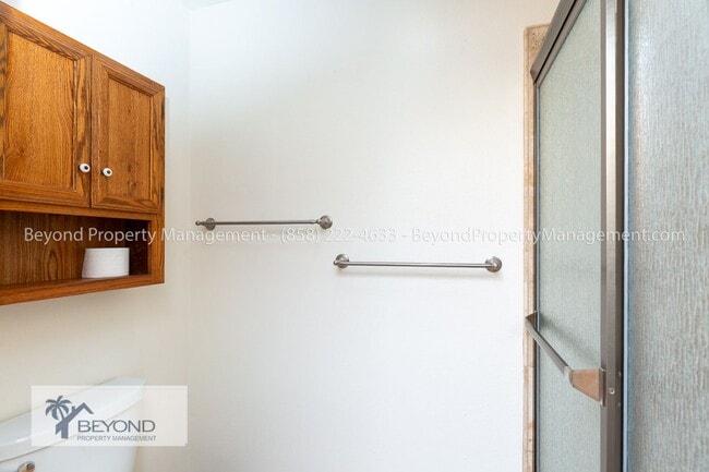 Building Photo - STYLISHLY UPGRADED 4BD HOME – PET FRIENDLY...