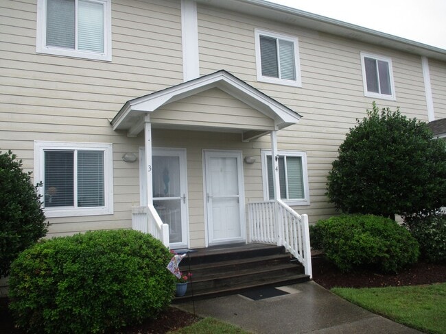 Building Photo - CEDAR POINT VILLAS, SWANSBORO