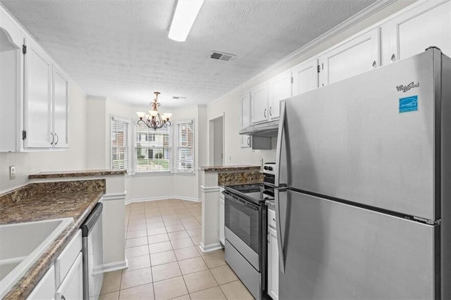 Building Photo - 2927 Governors Ct