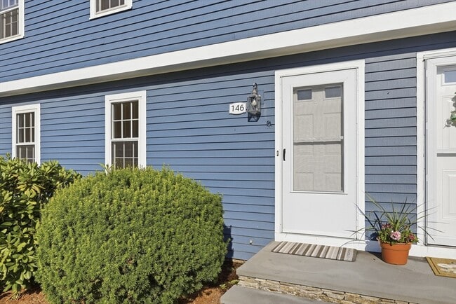 Building Photo - 146 Russet Ln