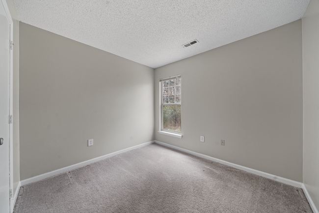 Building Photo - 2431 Hill St