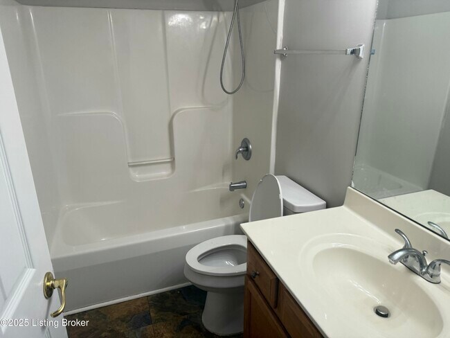 Building Photo - 9500 Bayberry Green Ln