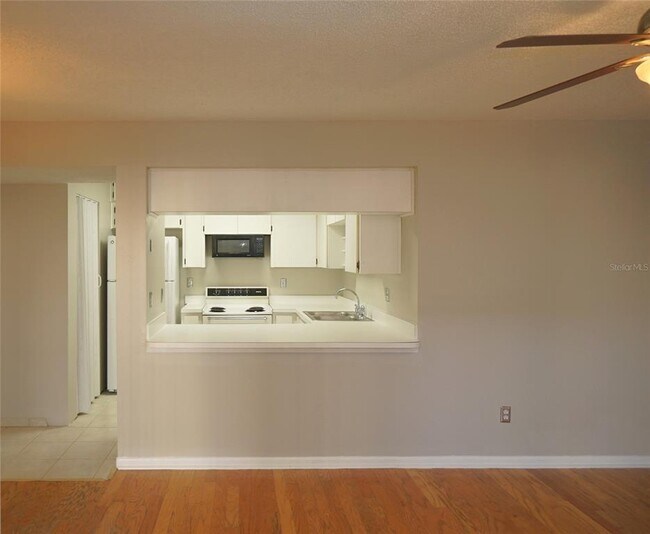 Building Photo - 603 S Melville Ave