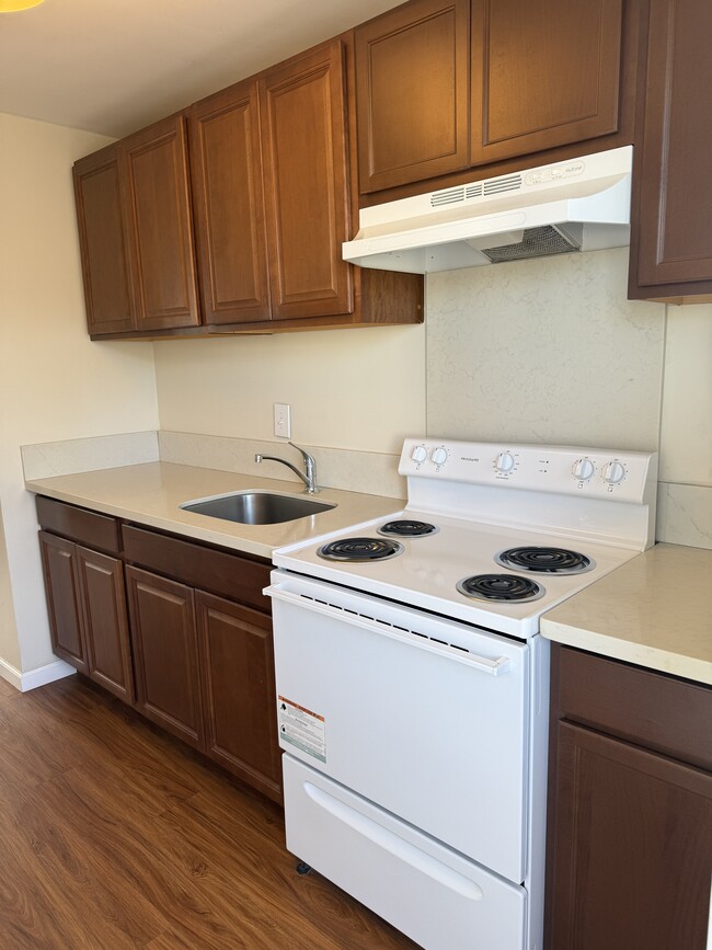 Building Photo - Hono Hale C112