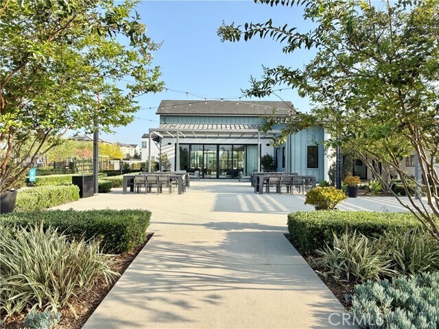 Building Photo - 4553 S Patterson Paseo