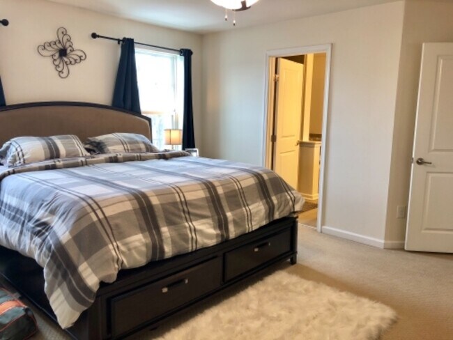 Building Photo - 39 Wallace Rd