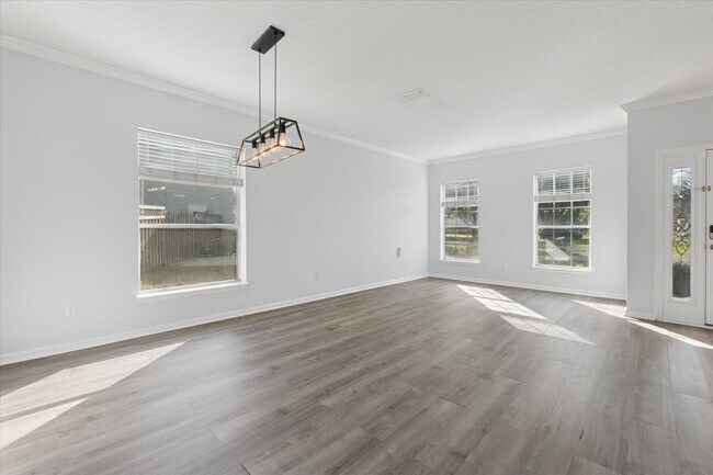 Building Photo - 140 Corral Cir