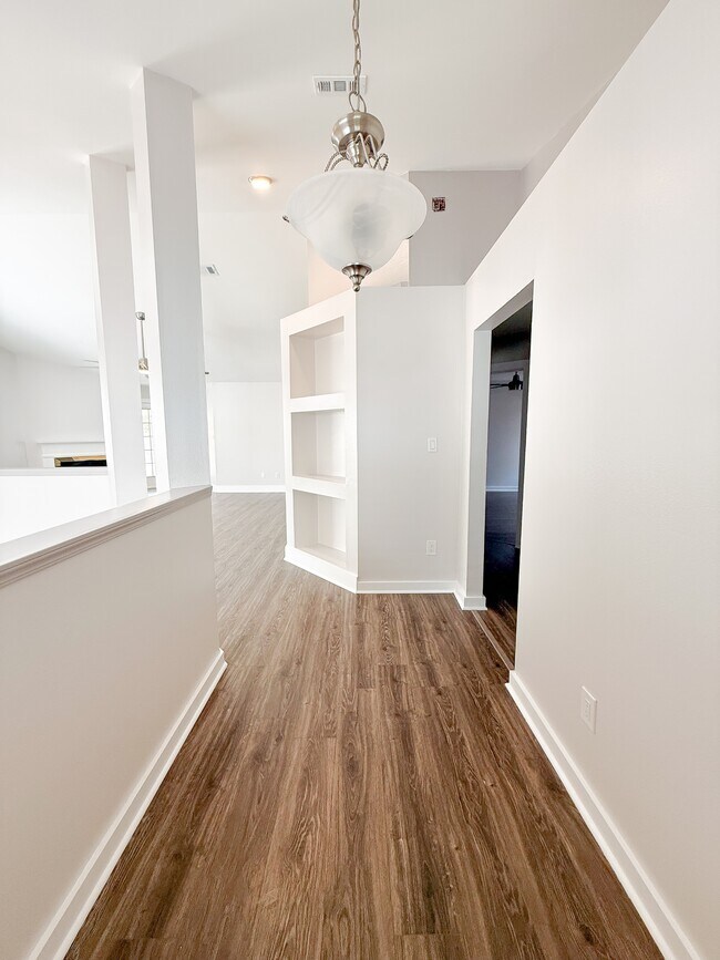 Building Photo - 161 Mirabelle Cir