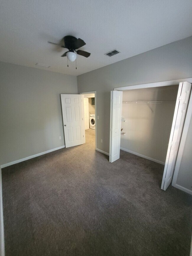 Building Photo - Newly renovated Three Bedroom Townhouse