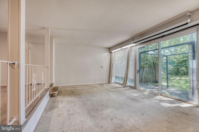 Building Photo - 7304 Park Village Ct