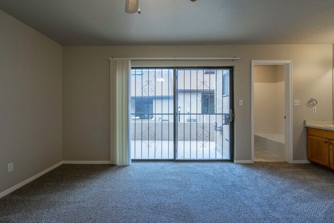 Building Photo - Spacious Updated Townhome in Downtown St. ...