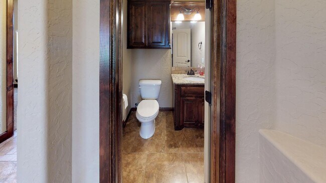 Building Photo - 328 Creekside Dr