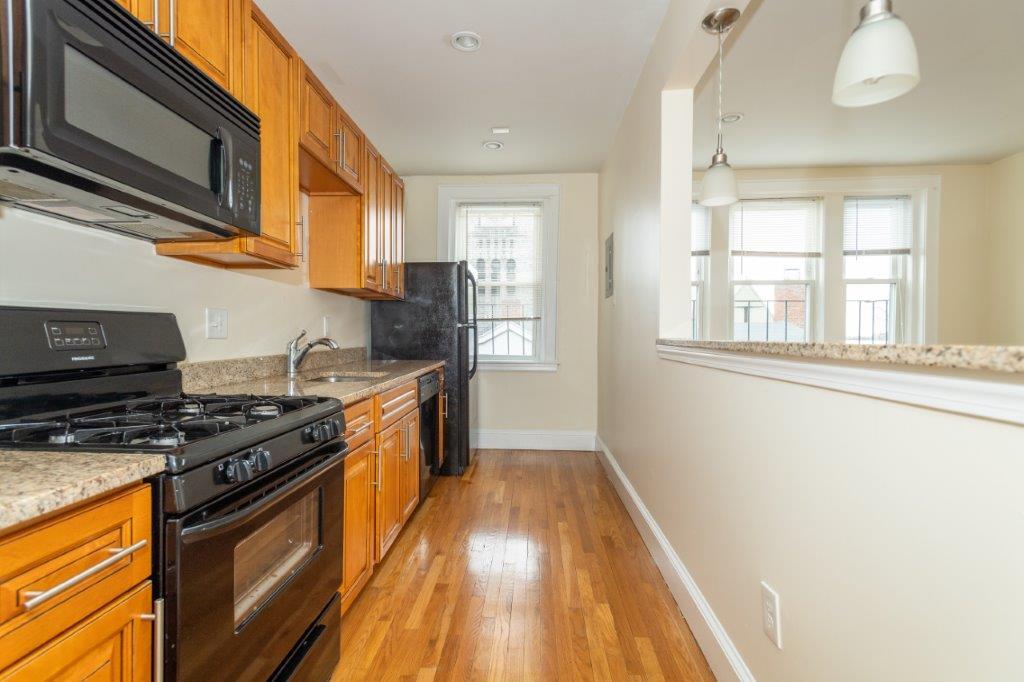 Building Photo - 140 Highland Ave