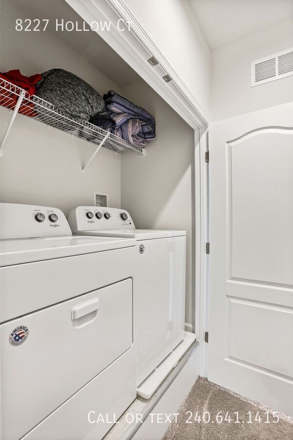 Building Photo - 8227 Hollow Ct