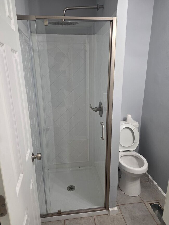 Building Photo - Three bedroom two bath Mt. Juliet just remodeled only $2,100
