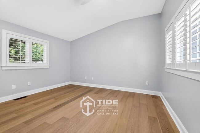 Building Photo - Quiet Coastal Living