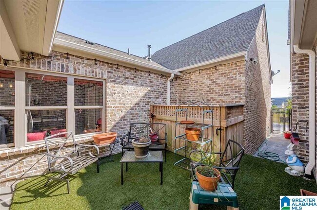 Building Photo - 2208 Grand Ave