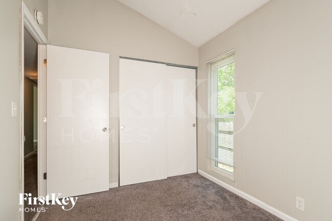 Building Photo - 3313 Green Pasture Dr