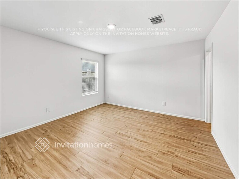 Building Photo - 18739 Mercer Fls Dr