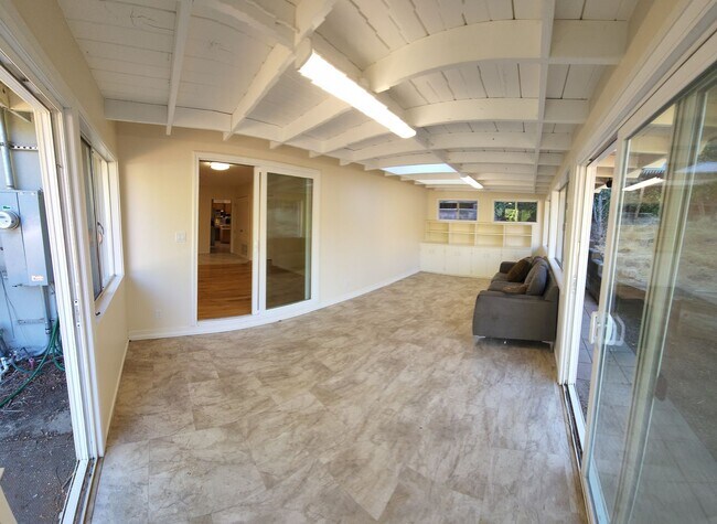 Building Photo - 5 Bedroom 3 bathroom in close proximity to POLY CAMPUS!