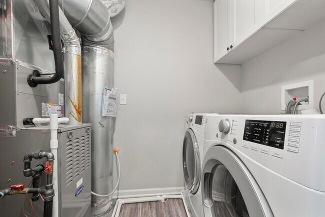 Building Photo - 2045 Stuttle Rd