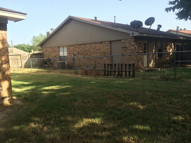 Building Photo - 3617CH