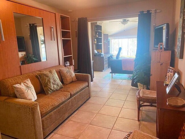 Building Photo - 501 Avenida Del Mar