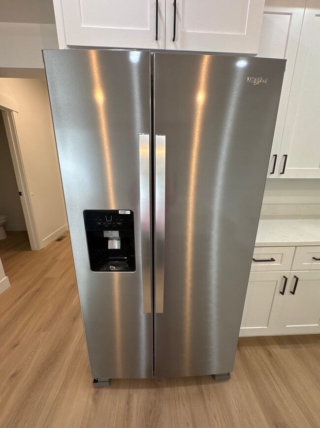 Building Photo - 729 W 350 N