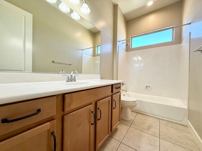 Building Photo - Move-In Ready 2 Bed, 2 Bath Home in Prime Prescott Location