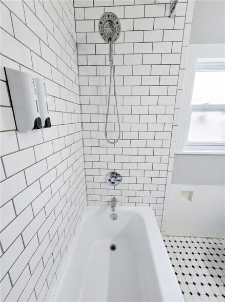 Building Photo - 224 S Pacific Ave