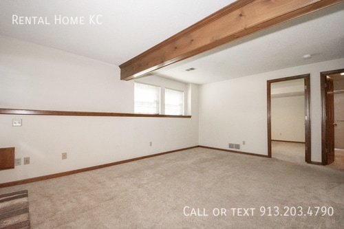 Building Photo - 5613 Riley-