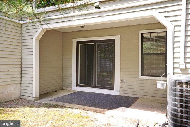 Building Photo - 69 Bridgewater Dr