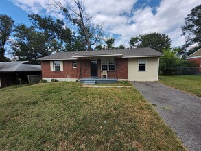 Building Photo - 4628 Windward Dr