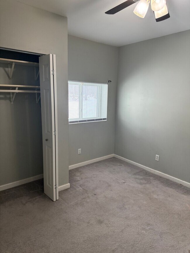 Building Photo - Austin - 10016/10020