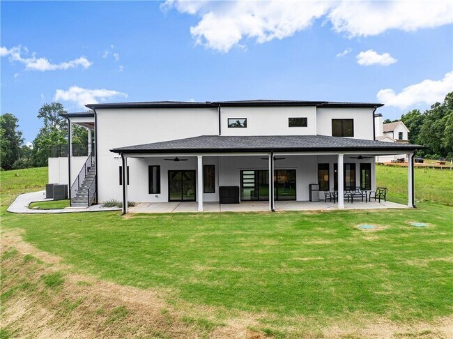 Building Photo - 151 S Pointe Dr