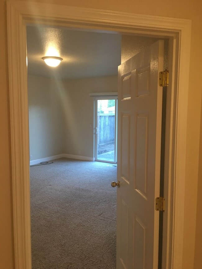 Building Photo - 2057 Berwin Ln