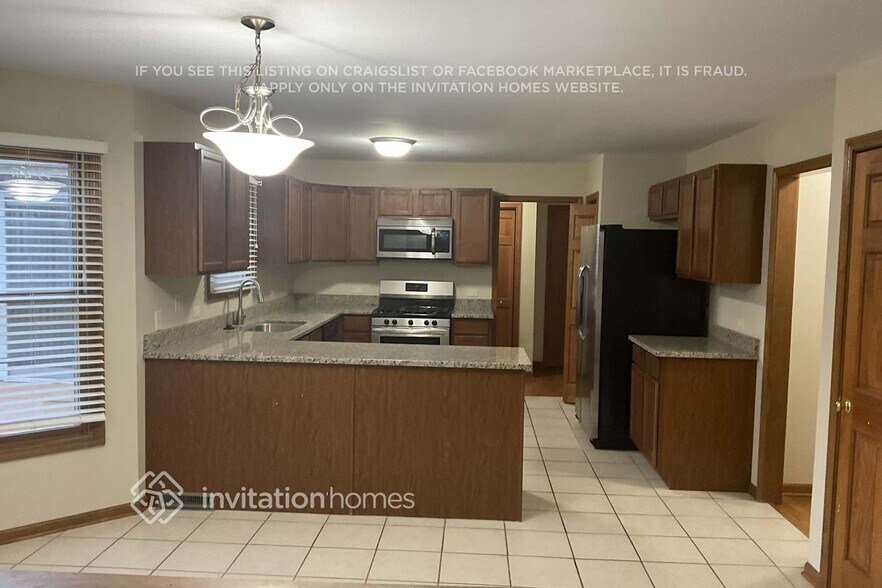 Building Photo - 1870 Ridgemont Ct