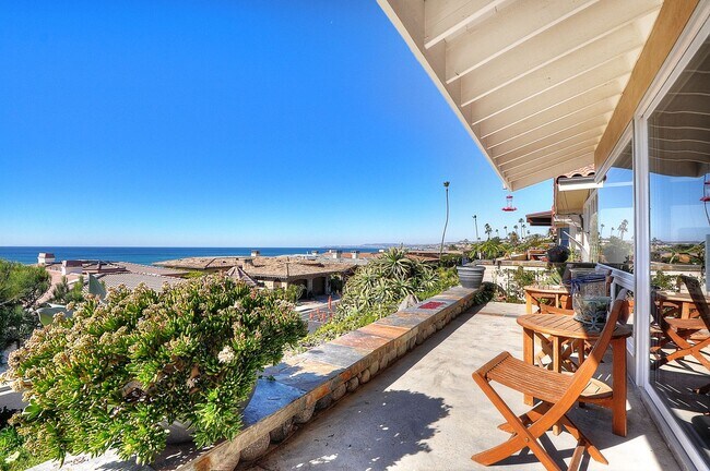 Building Photo - 4022 Calle Marlena