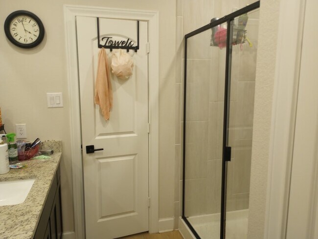 Building Photo - 1328 Windermere Wy